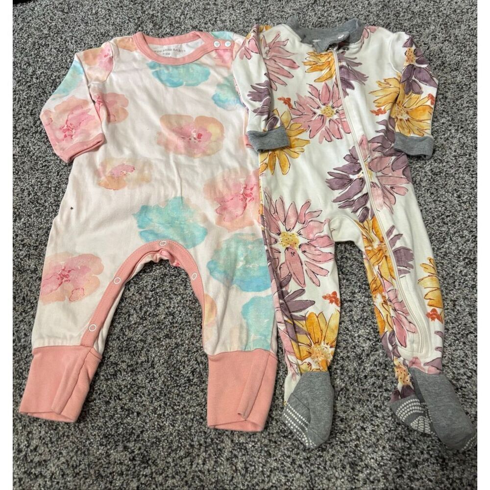 ❤️Burts Bee Baby Floral Sleepers 3-6M